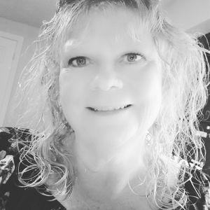 Meet your Posher, Lori anne